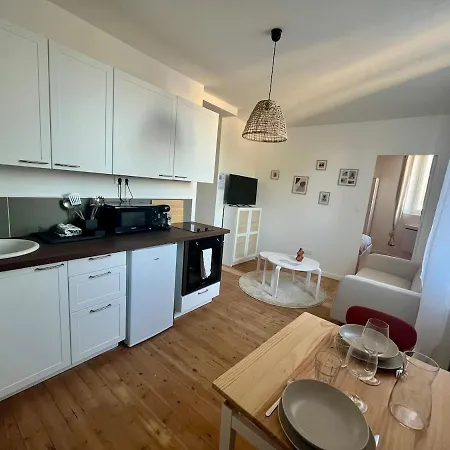 Le Coquelicot Apartment *